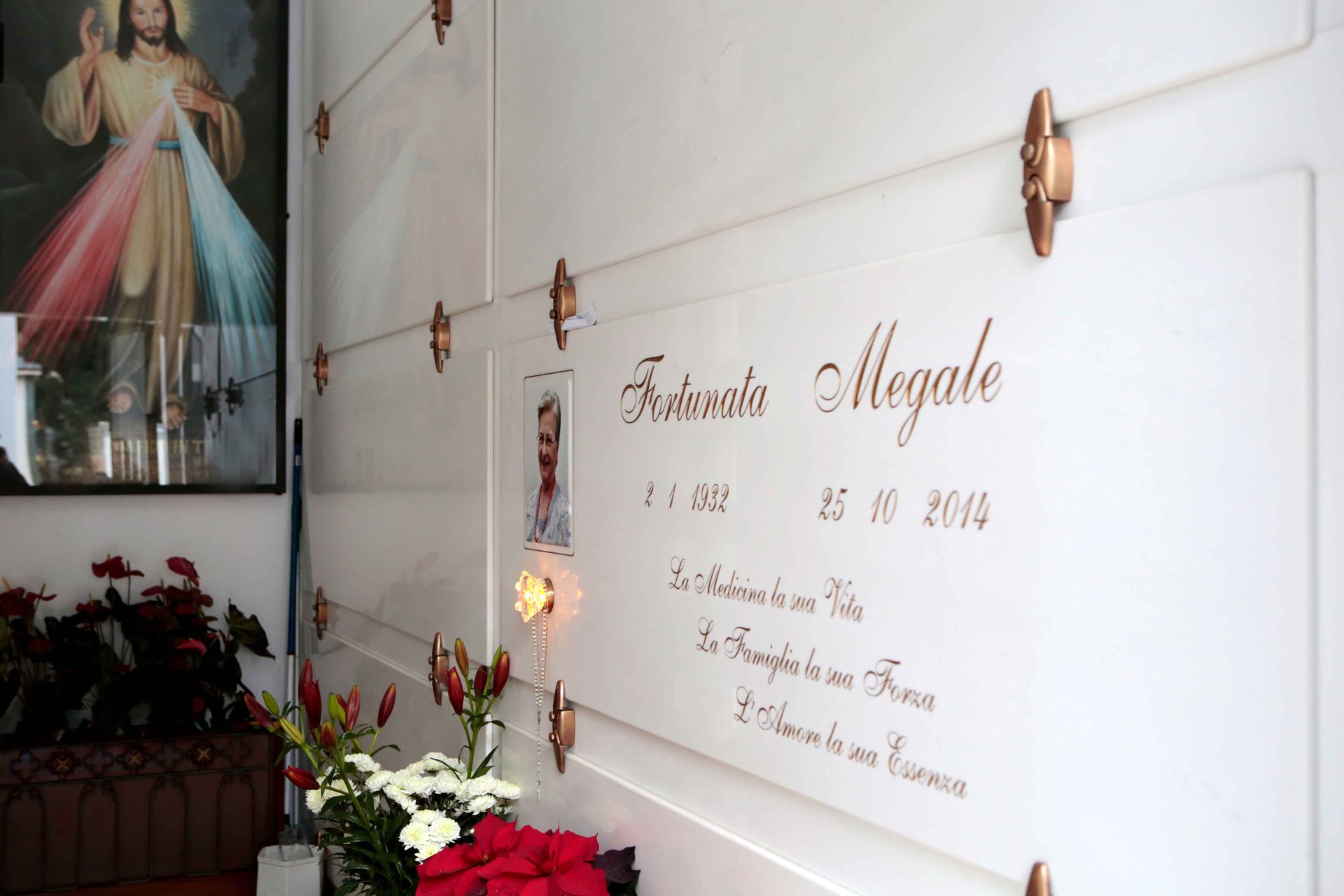 Fortunata Megale's tomb, Cittanova -03.jpg